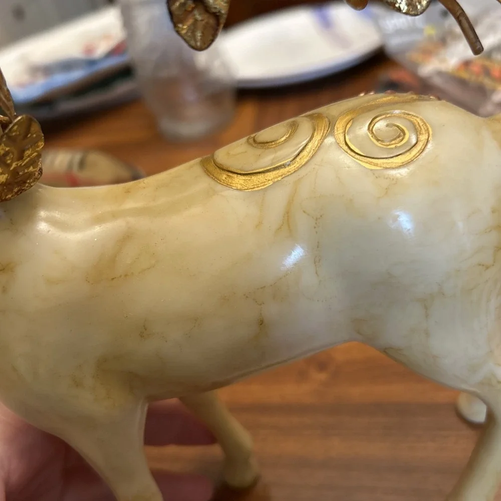 Vintage Golf Embossed Marble Look Reindeer Decor Centerpiece 10‎ Inches